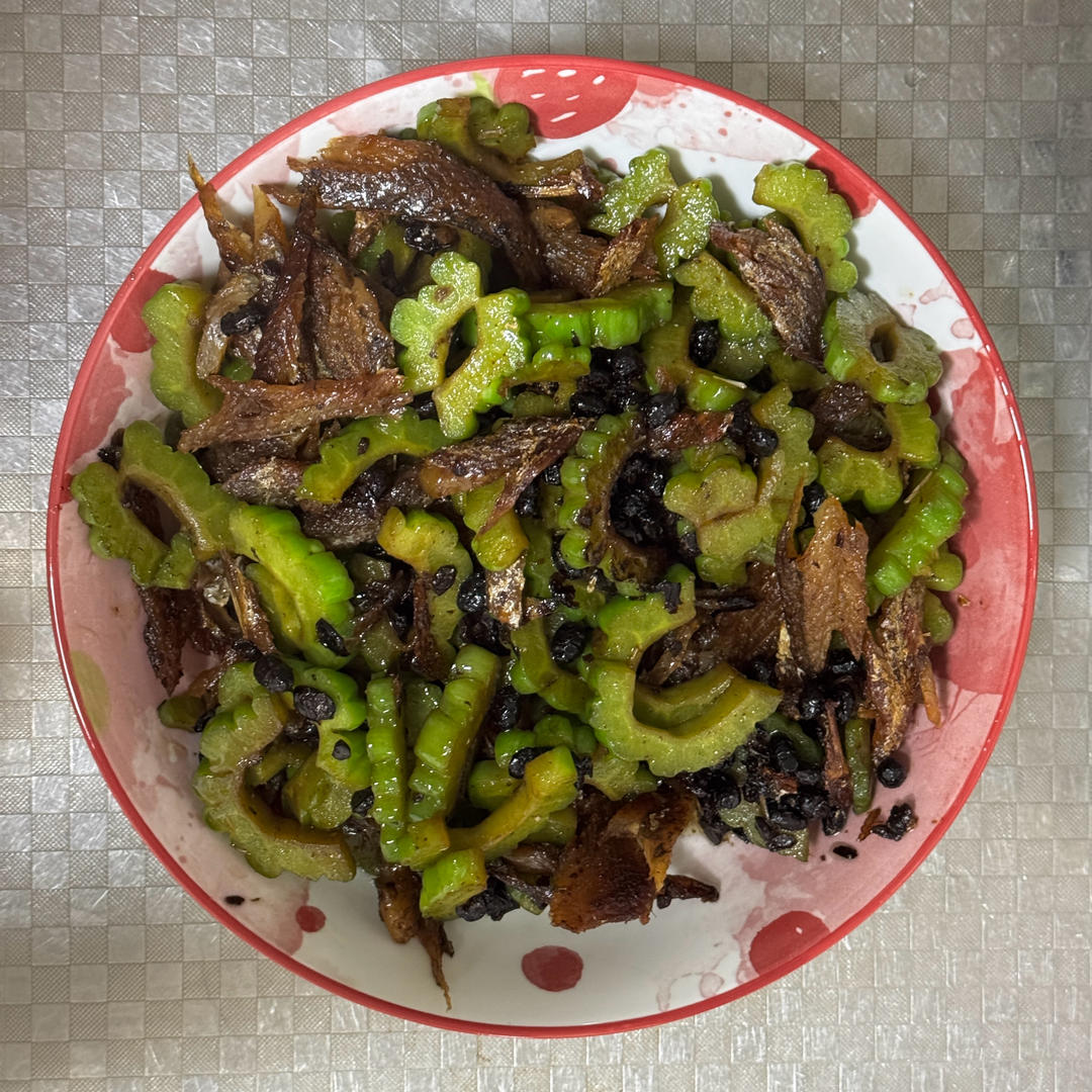 豆豉鲮鱼炒苦瓜