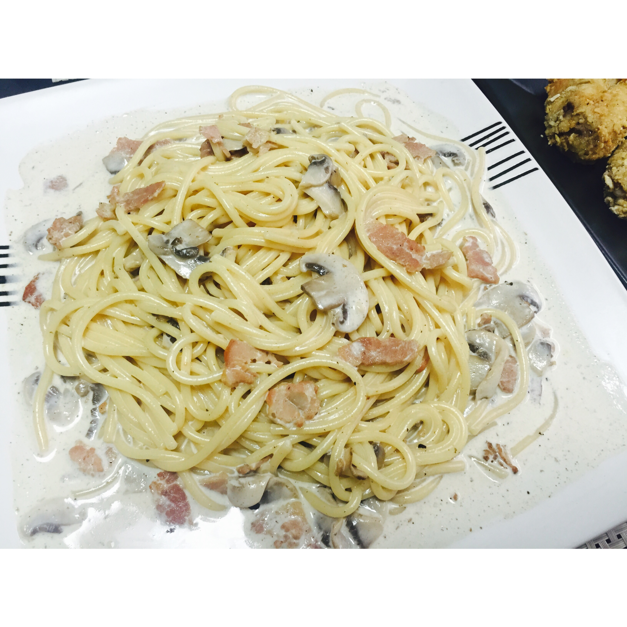 白蘑菇奶油培根意面