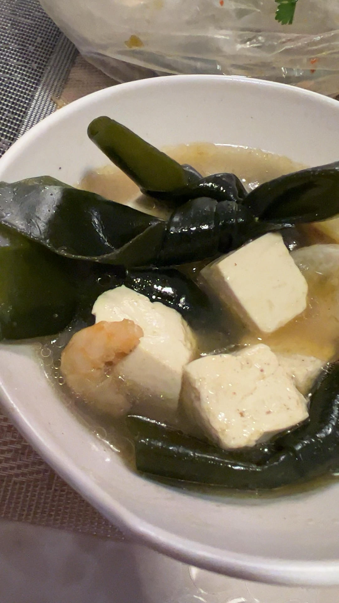 虾仁豆腐海带汤