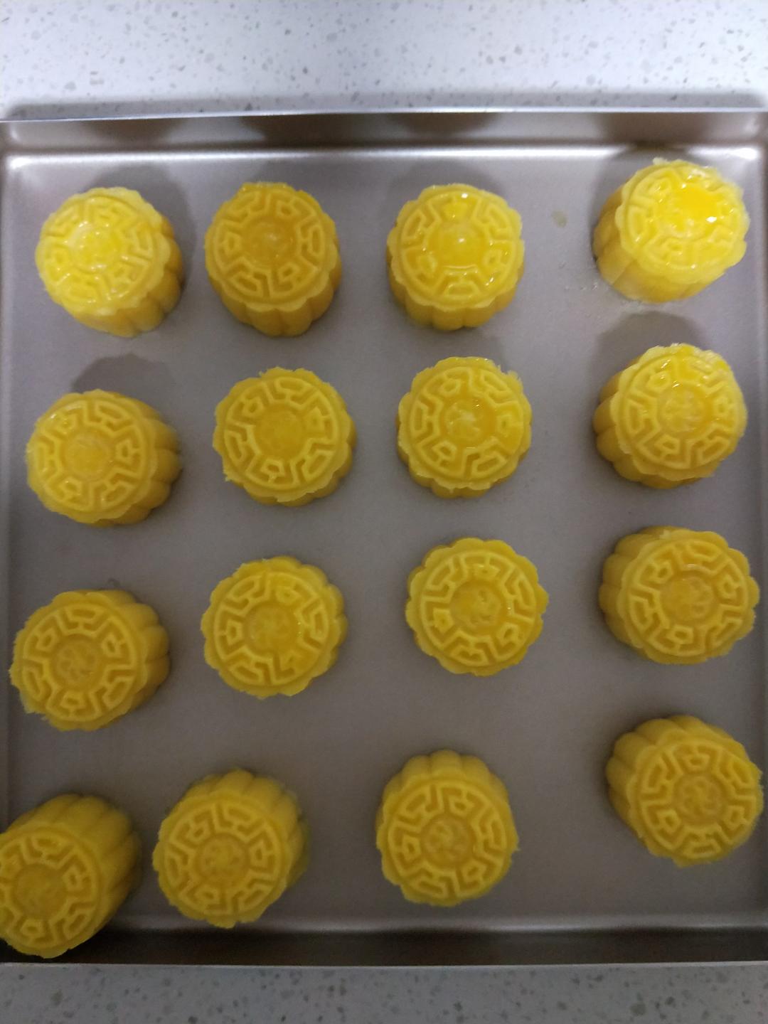 半岛酒店奶黄月饼——号称月饼界的劳斯莱斯