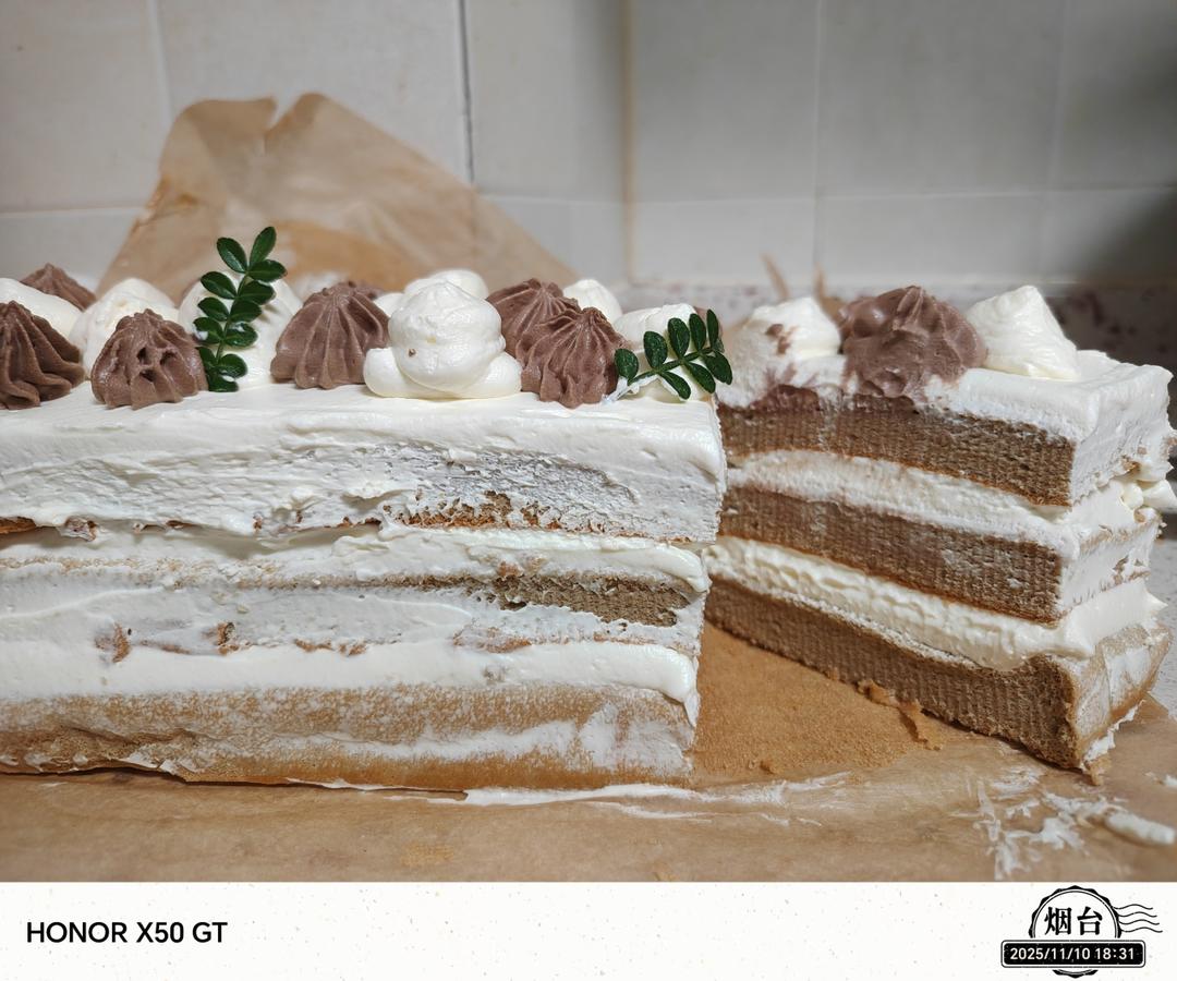 生椰拿铁奶油切块蛋糕