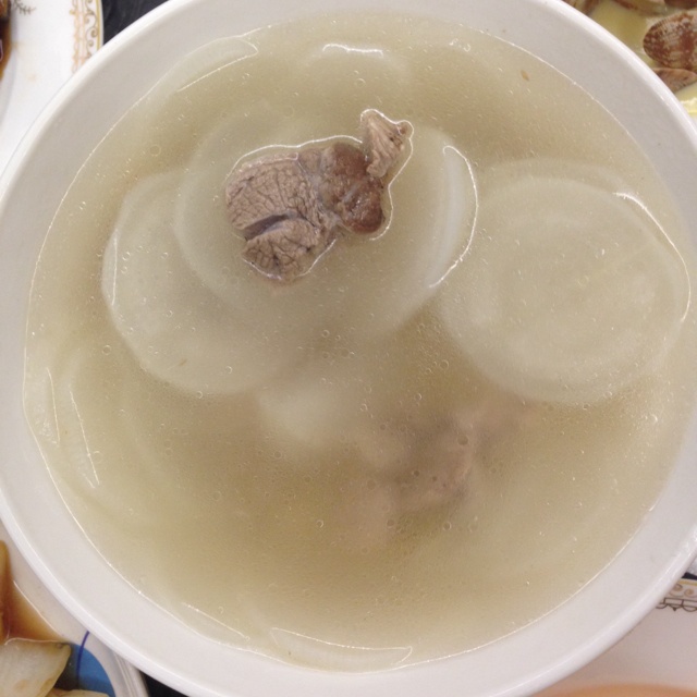 白萝卜枸杞排骨汤
