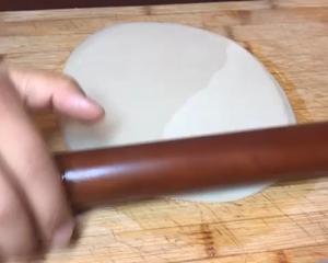 饺子皮鸡蛋灌饼的做法 步骤4
