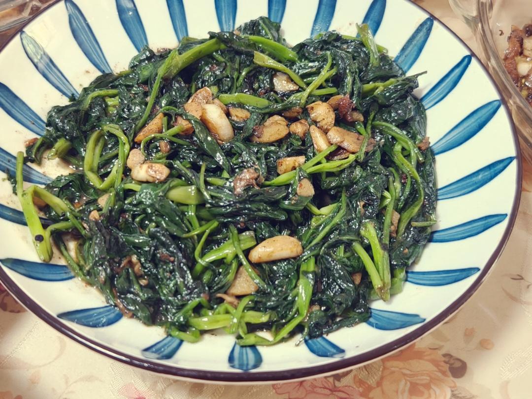 腐乳通心菜（蒜蓉通菜的升级版本）