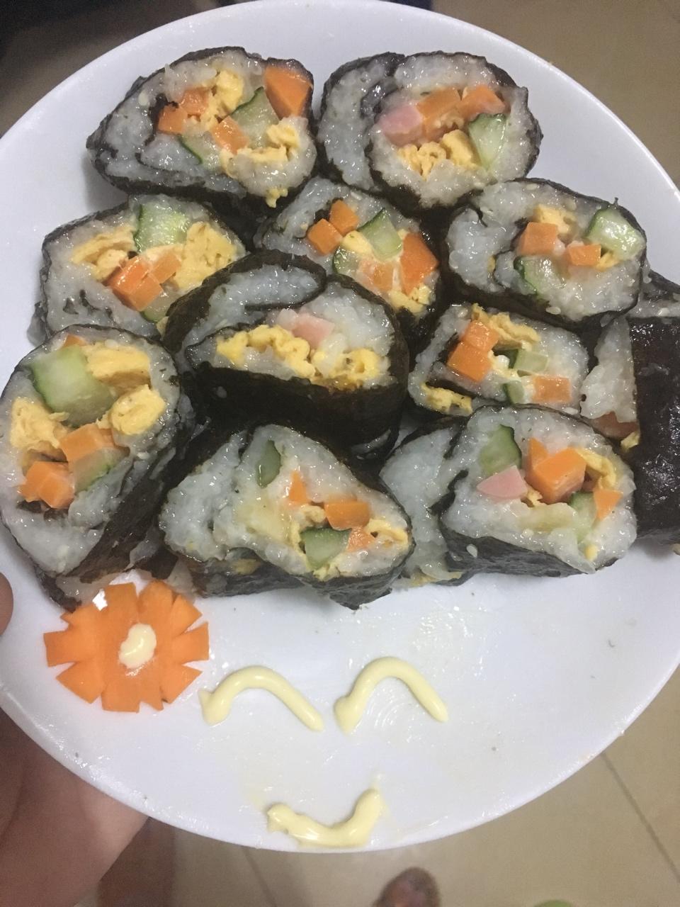 紫菜卷寿司