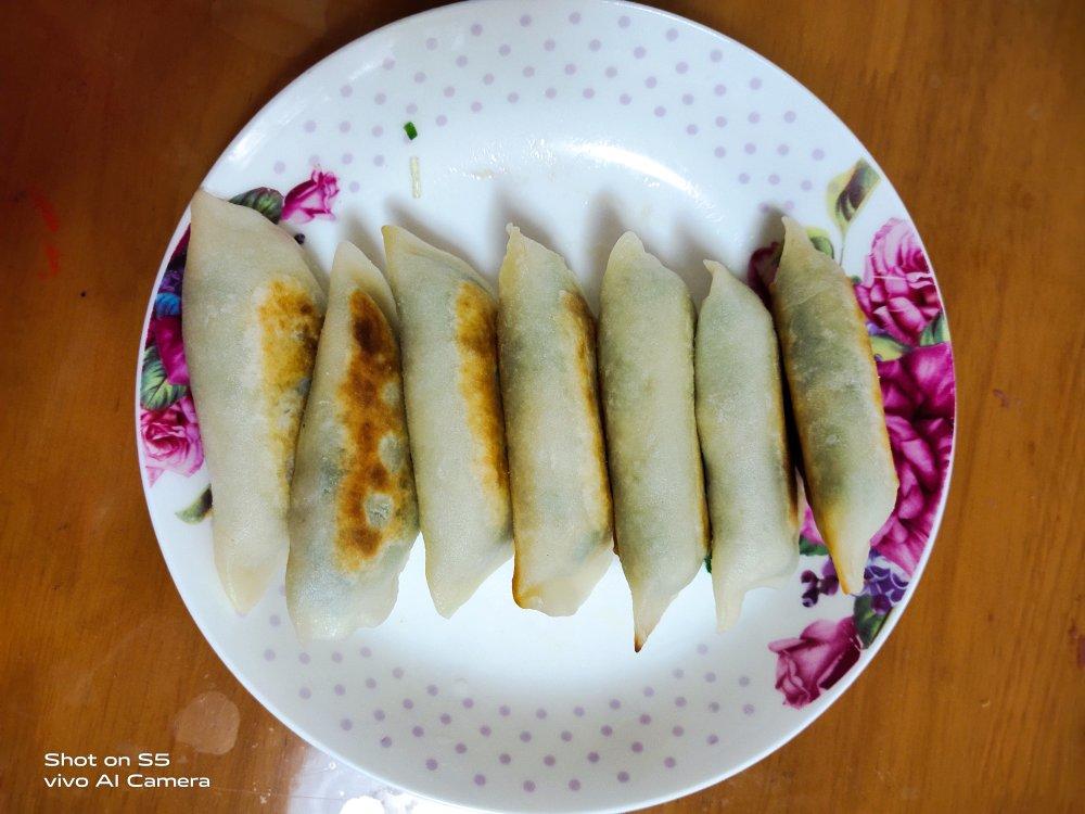 能使鸡蛋顺滑的韭菜盒子做法