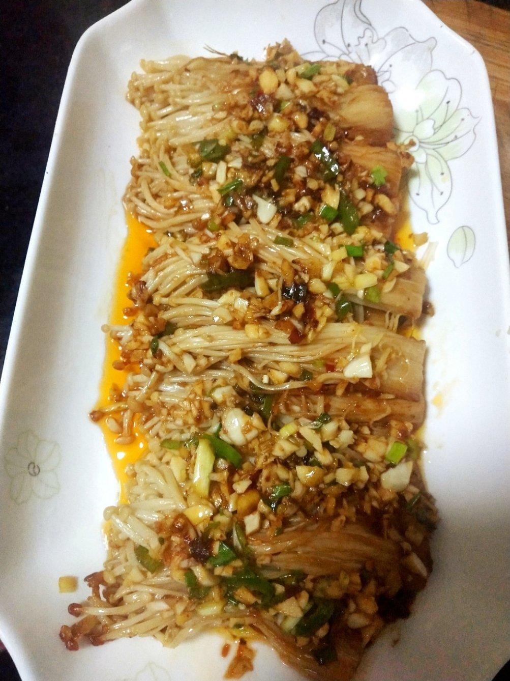 堂妈的蒜蓉豉油金针菇