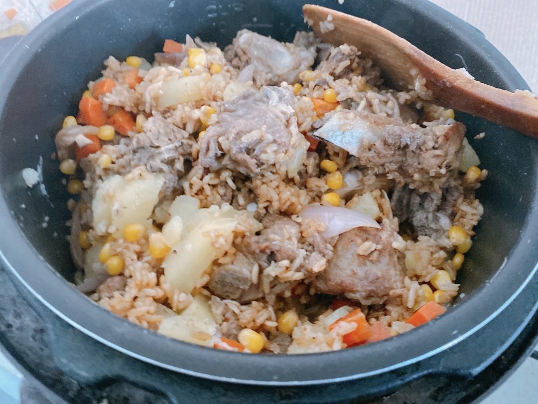 【排骨焖饭】