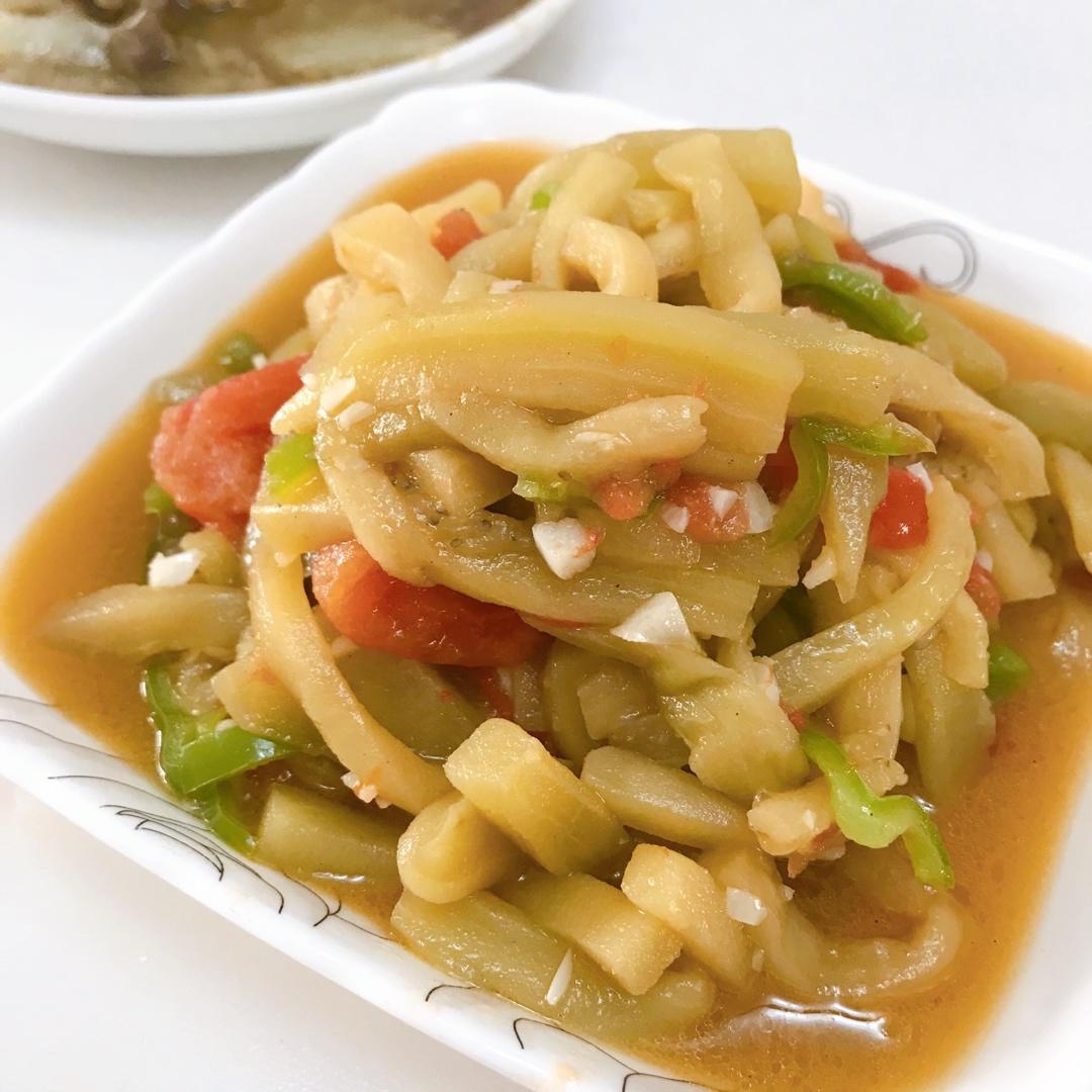 西红柿尖椒炒茄子