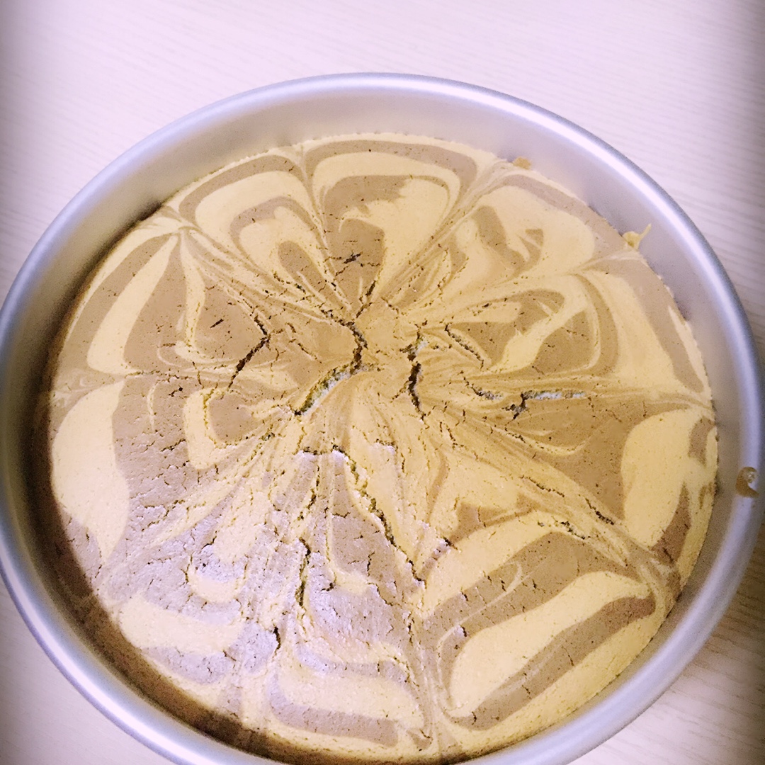 双色拉花戚风蛋糕