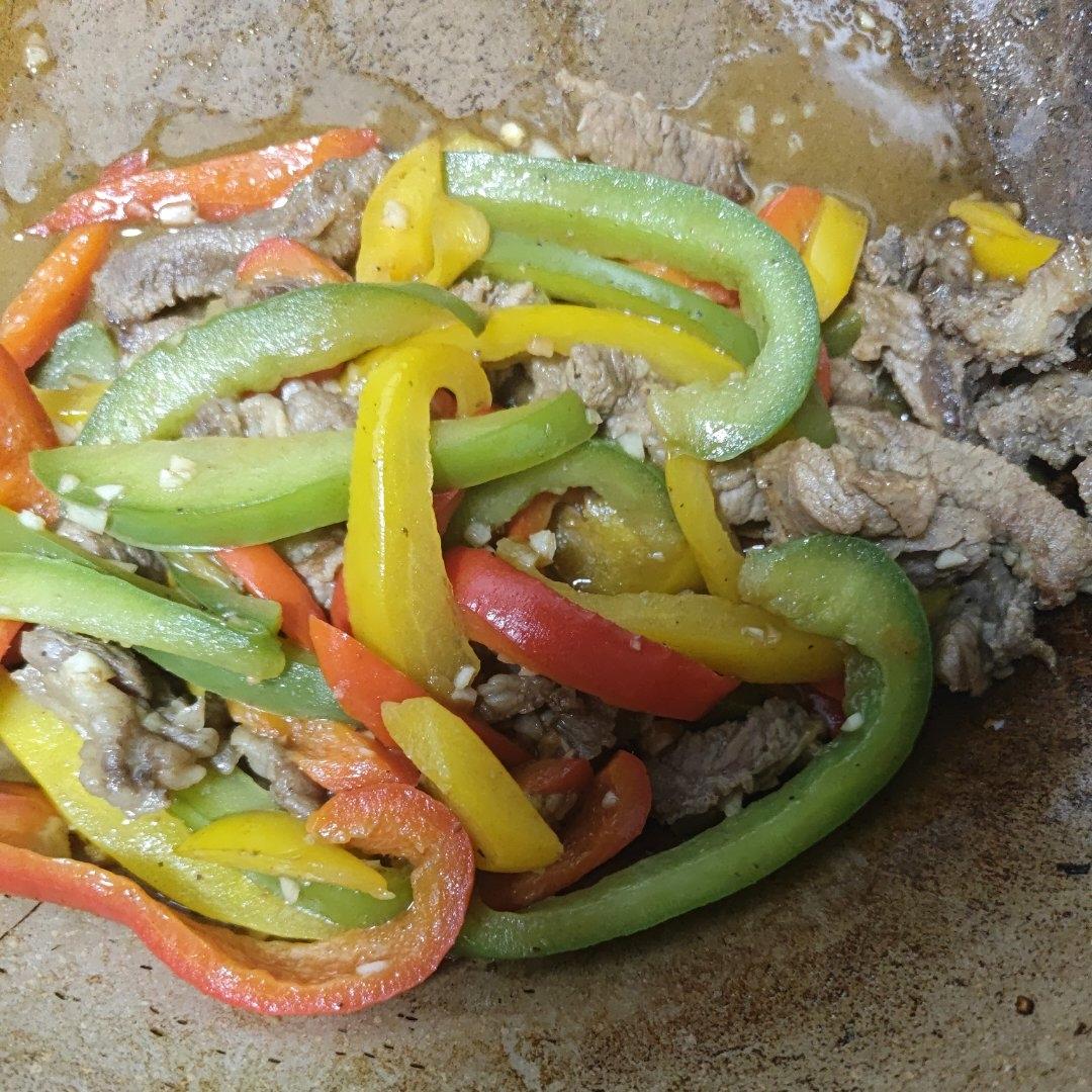 彩椒炒牛柳