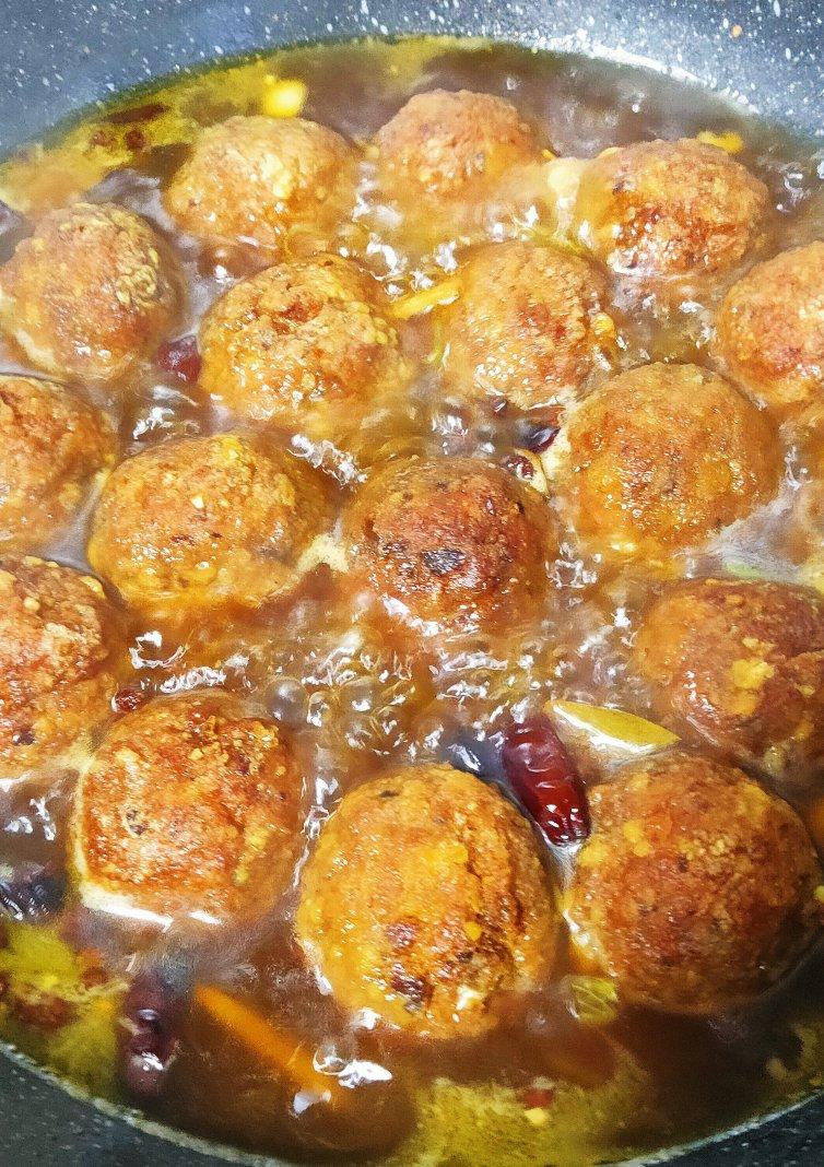四喜丸子（红烧狮子头）