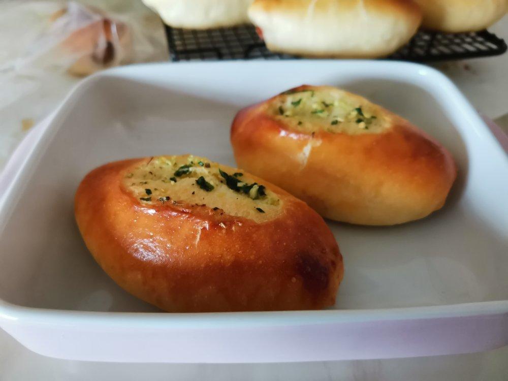 蒜香肠仔包