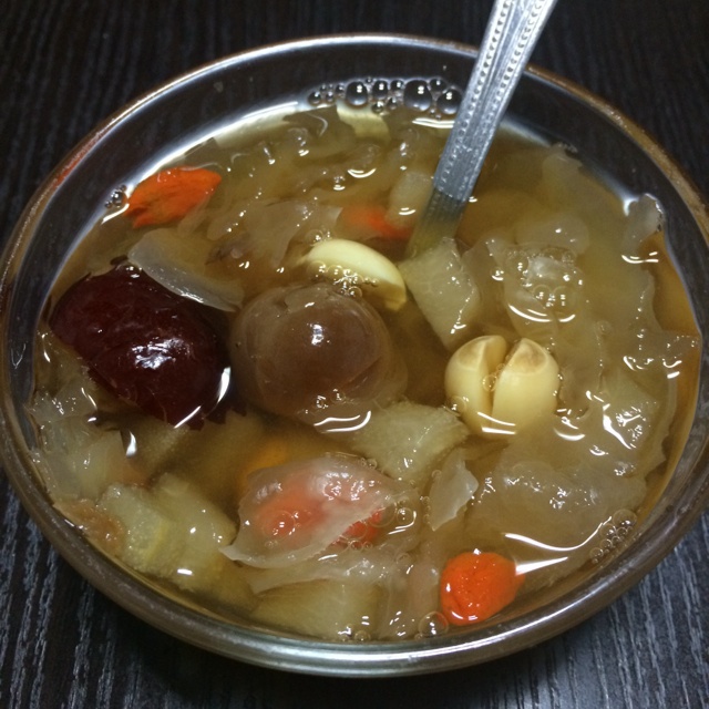红枣银耳莲子羹