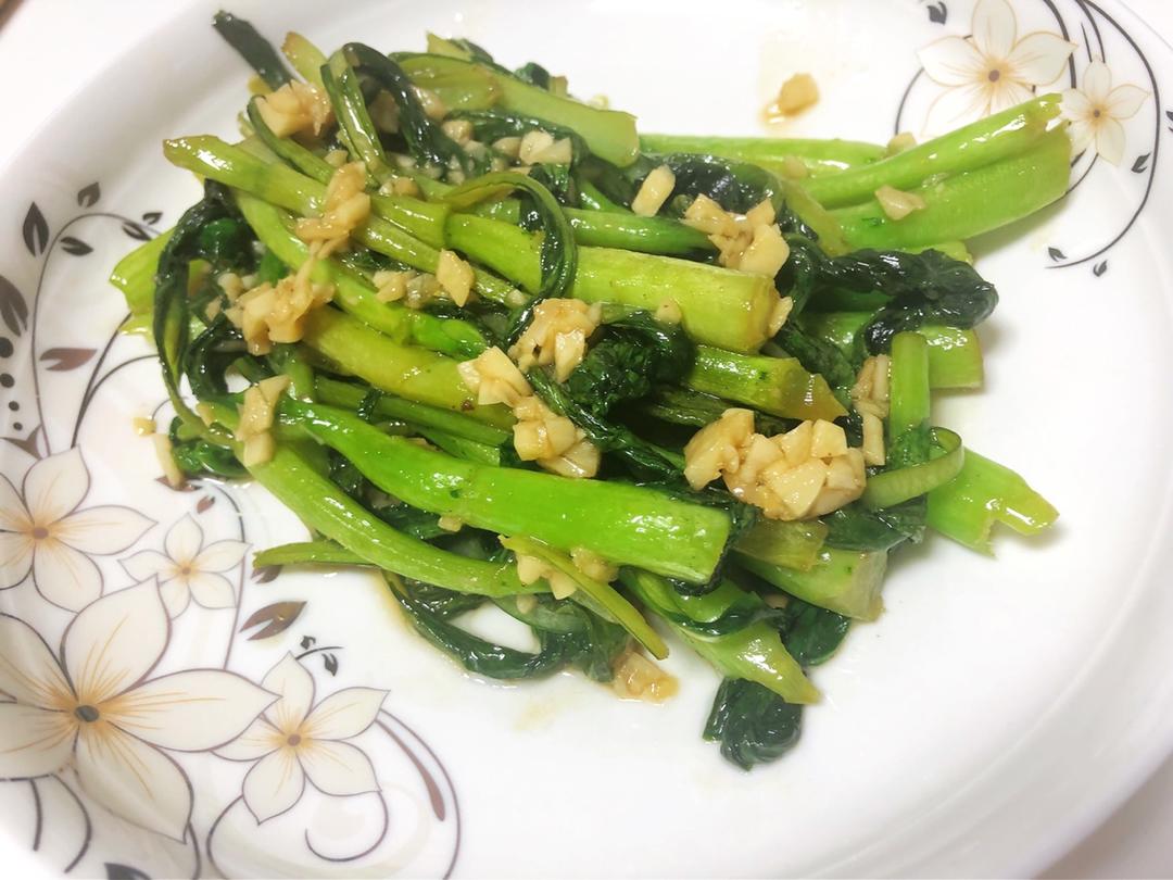 上班族的快手简单晚餐——蒜蓉菜心