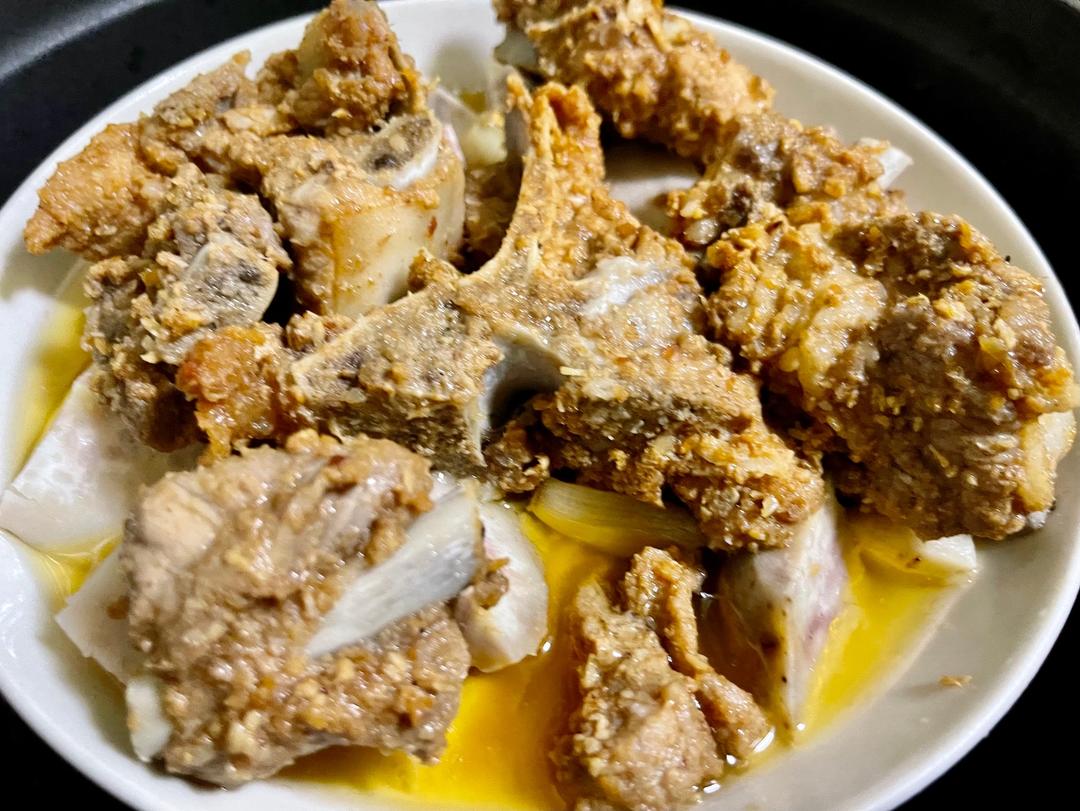 蒜香沙茶排骨的做法