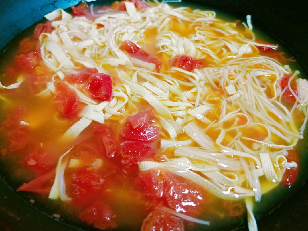 低脂版西红柿豆皮汤的做法