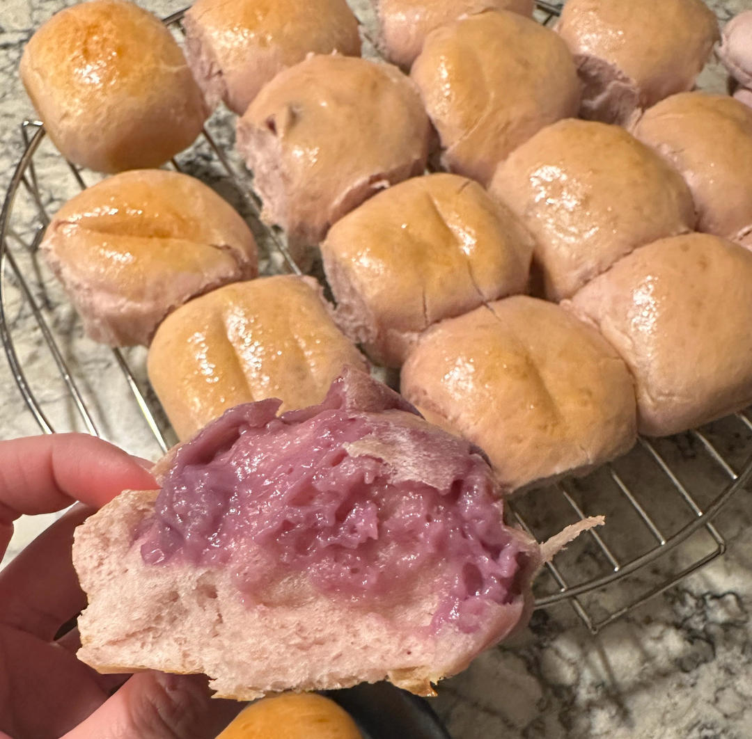 芋泥牛奶面包卷
