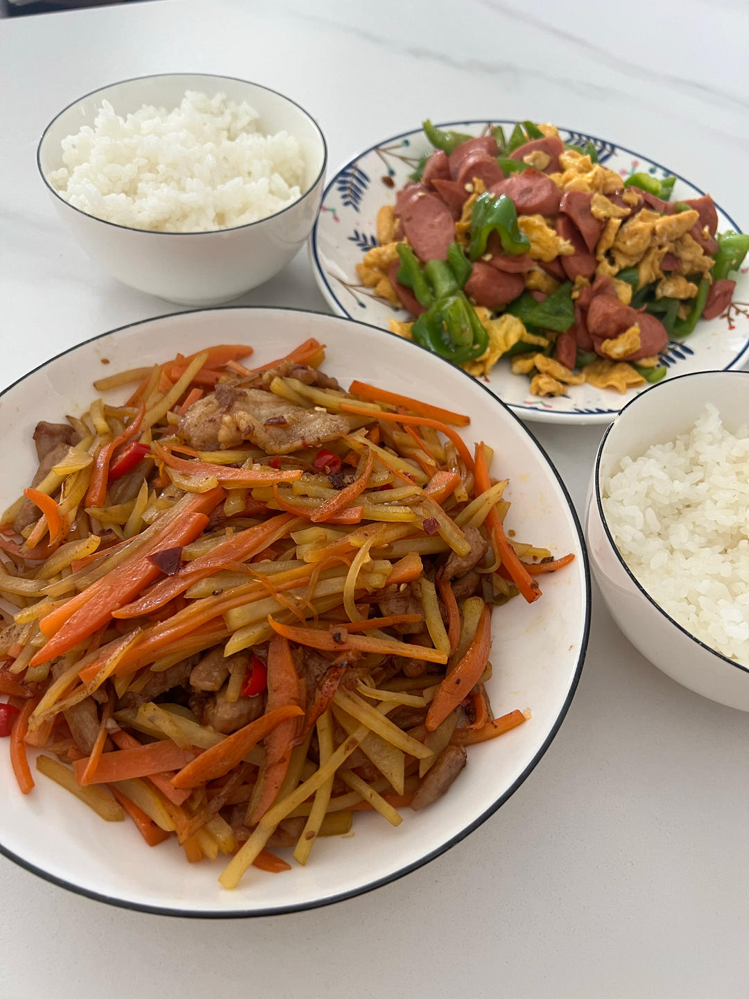胡萝卜土豆炒肉