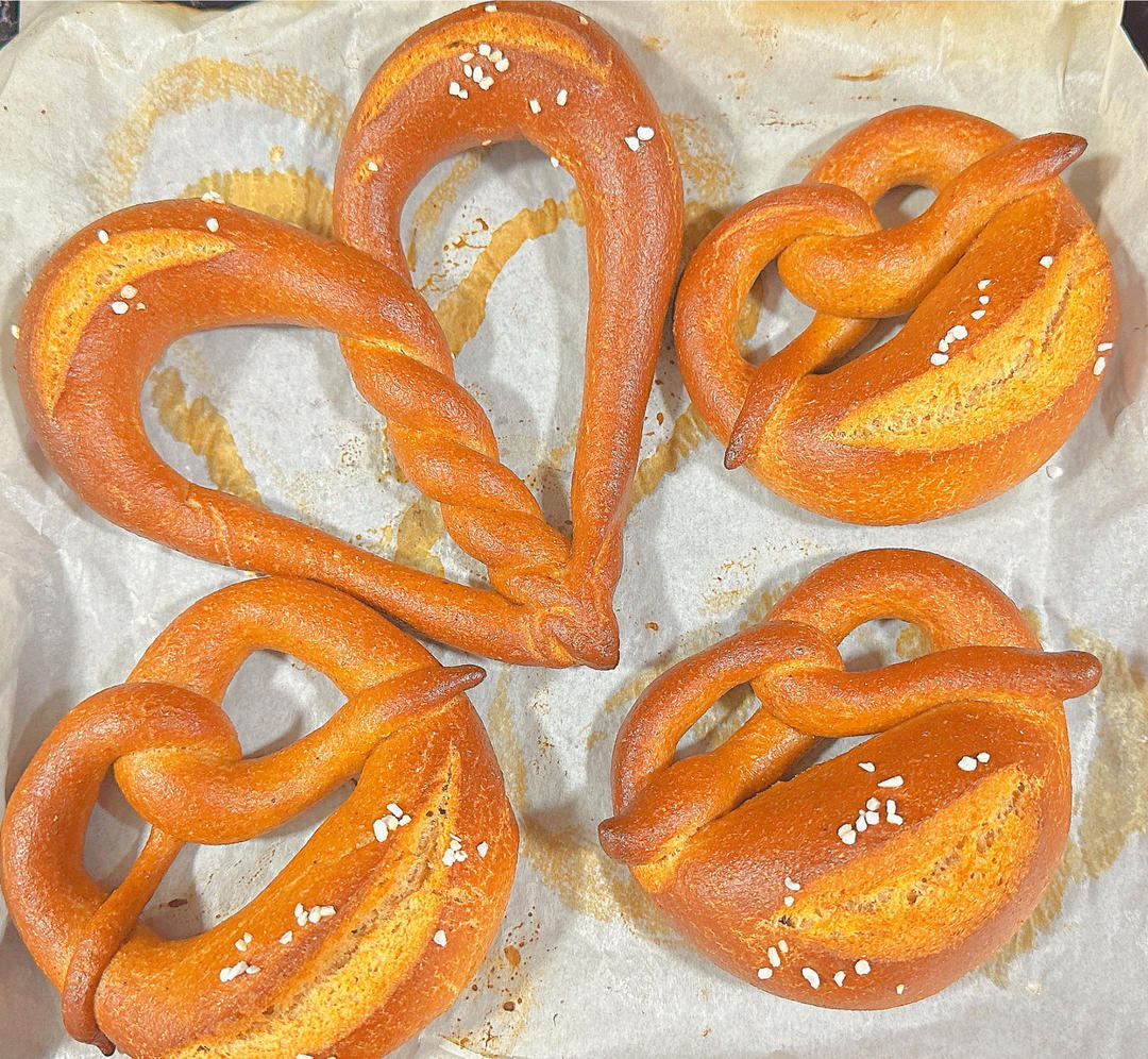 最详细的碱水包 【德国结面包 布雷结面包】有关碱水面包Brezel的一切 Bretzel Brezen Pretzel