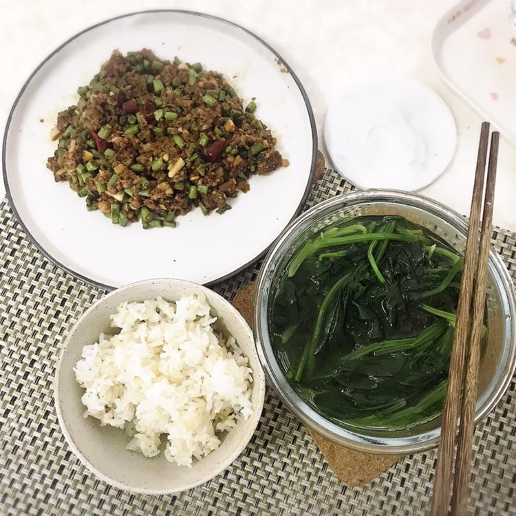 肉沫豆角下饭菜