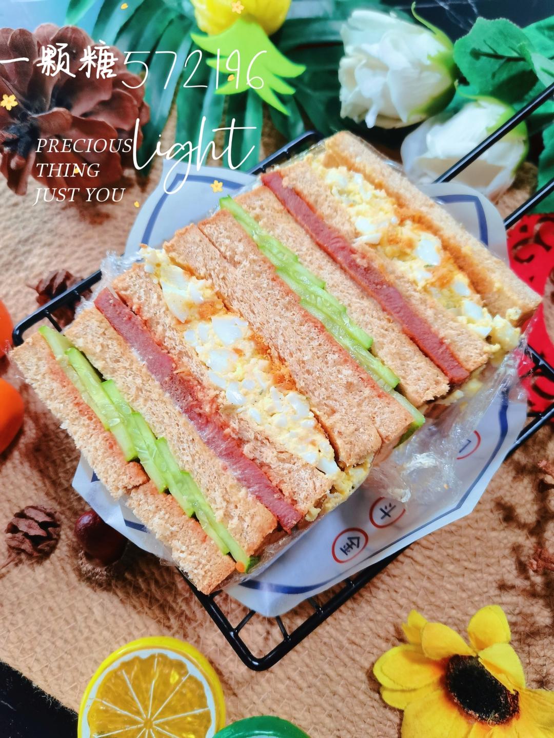 料足足༄「牛排🥩鸡蛋🥚三明治🥪」༄