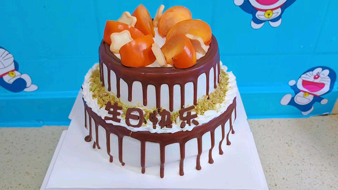 家庭版自制：巧克力水果生日蛋糕！新手也可以做的出来的简单生日蛋糕！家人过生日，自己做一个吧，满满的心意，满满的爱！的做法