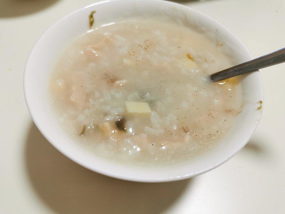 皮蛋冬笋瘦肉粥【鲜鲜鲜】