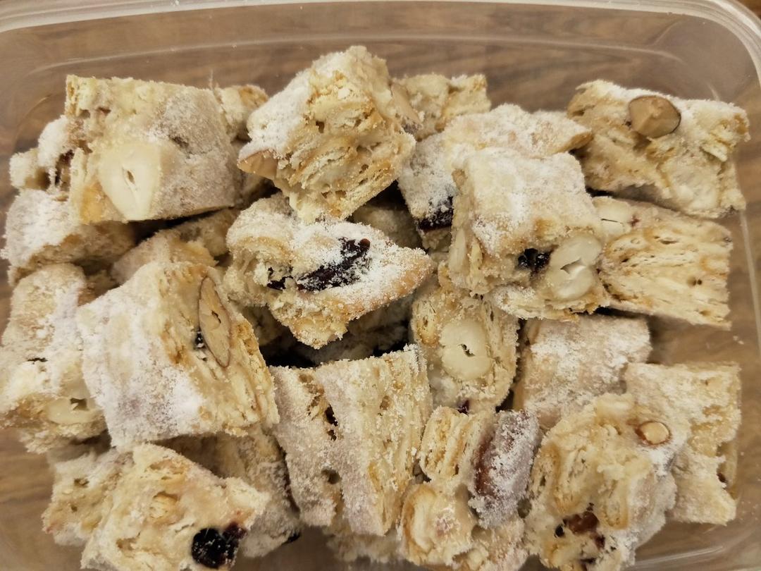 妹纸加油做的椰子雪花酥