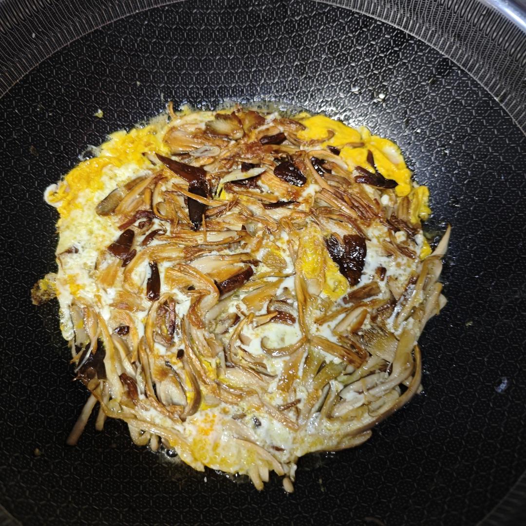 鸡枞菌煎蛋【不爱海味，只爱山珍】