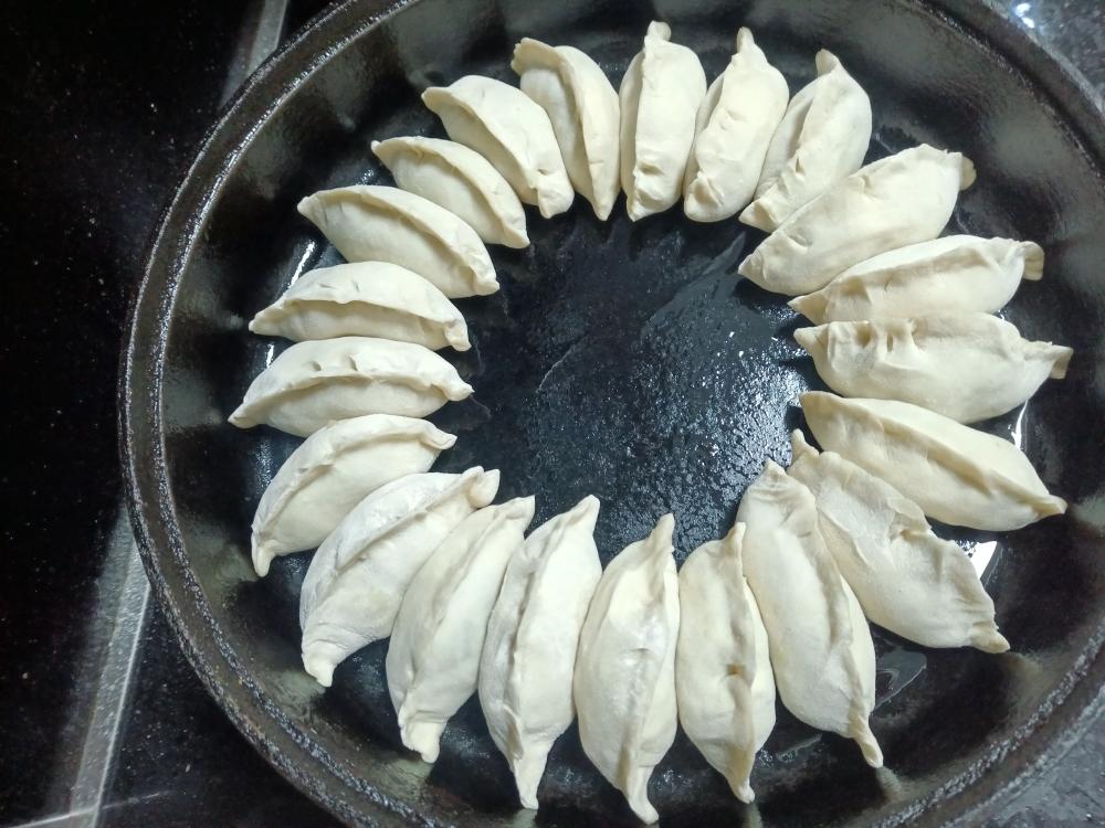 墨鱼韭菜鸡蛋煎饺