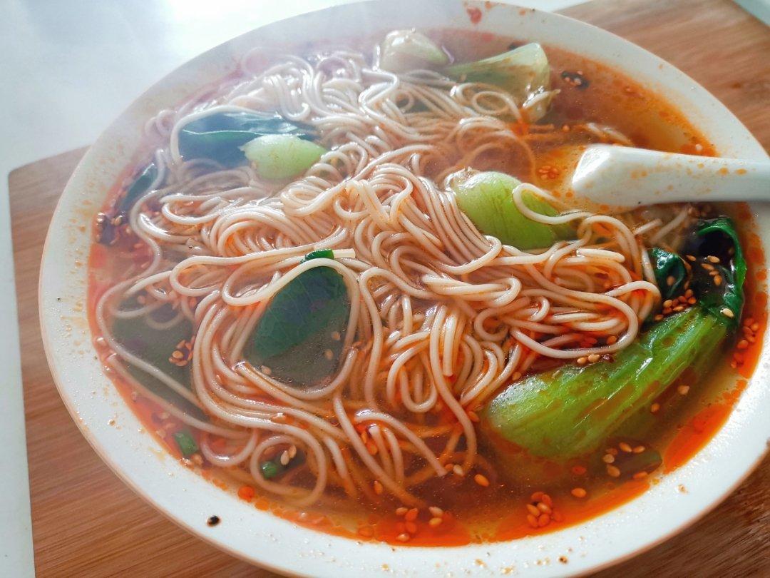 超级无敌美味懒人酸汤麻辣面（十分钟搞定色香味俱全）