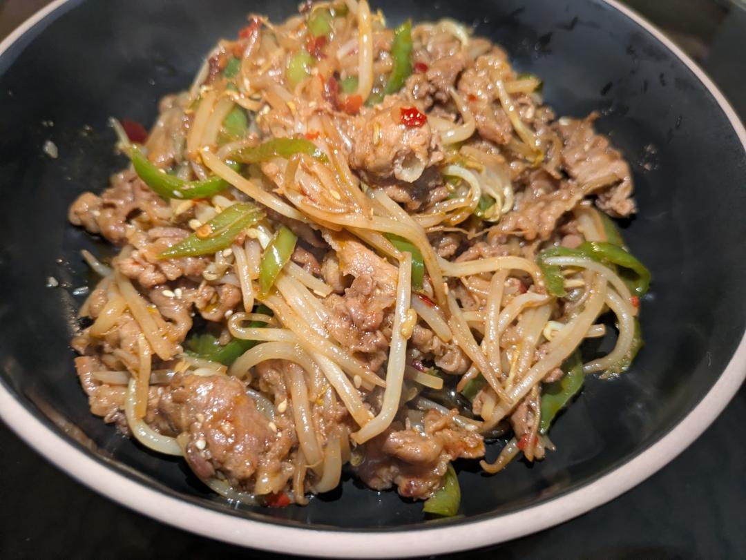 青椒豆芽炒肥牛