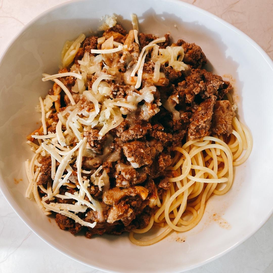 蕃茄蘑菇肉酱意大利面