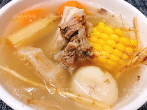 这份广东靓汤帮你清热解毒，消食除胀———甘蔗马蹄茅根骨头汤的做法 步骤10