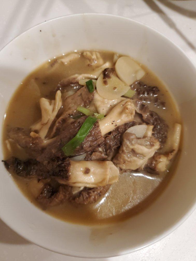 比肉好吃的素炒鲜羊肚菌