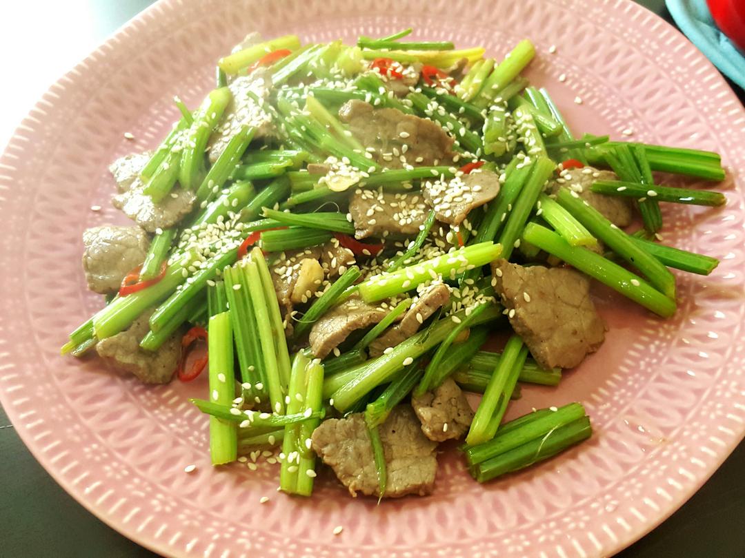 芹菜炒牛肉