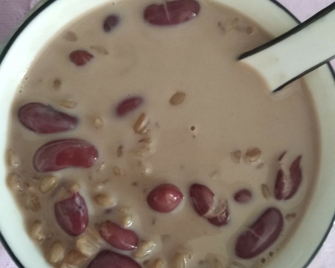 红芸豆燕麦红糖牛奶粥的做法
