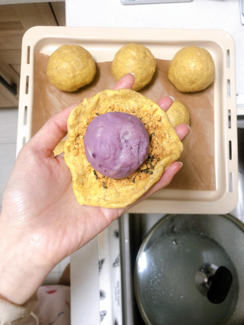 南瓜芋泥肉松软欧