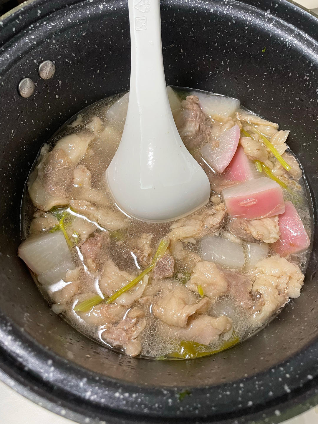 冬季暖锅，没有比萝卜炖羊肉更滋补的了