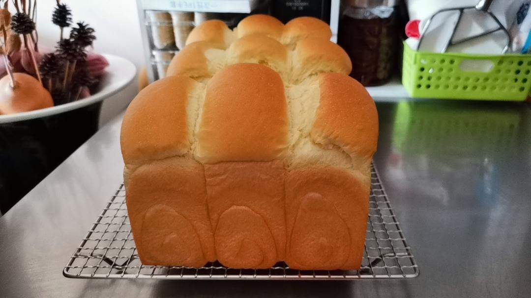 奶香纯粹的重料淡奶油吐司