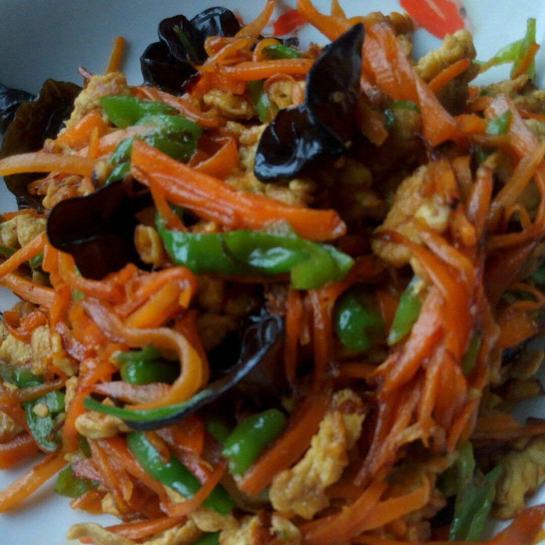 胡萝卜木耳炒蛋