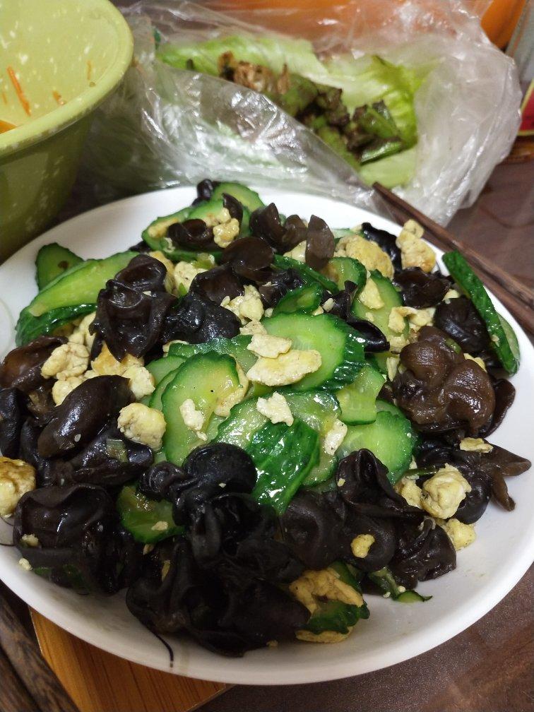 黄瓜木耳炒鸡蛋