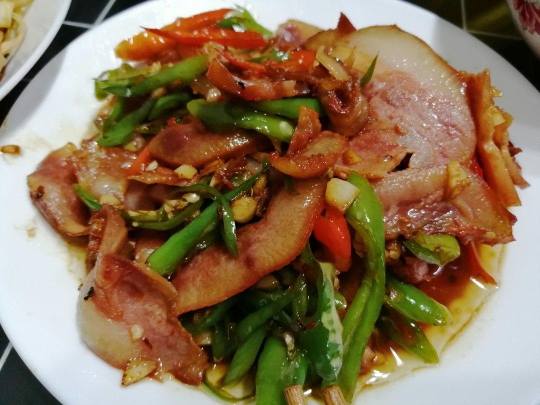 猪头肉炒辣椒
