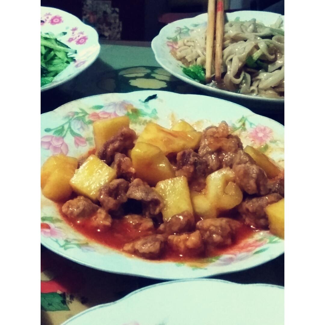 菠萝咕噜肉