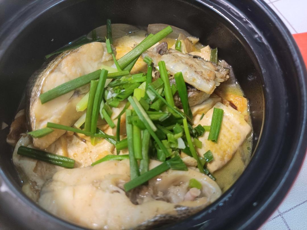 鲜嫩豆腐鲈鱼煲