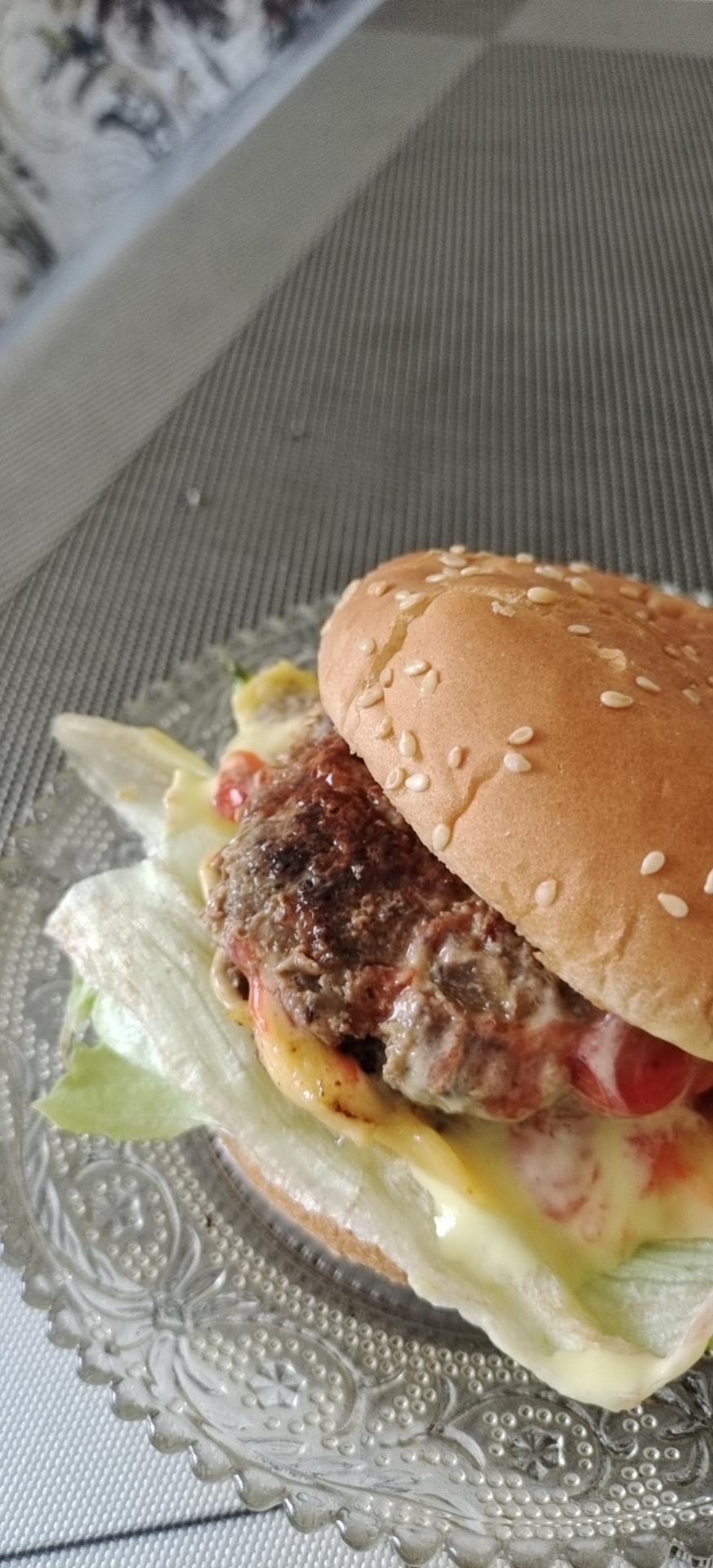 牛肉汉堡 煎出香嫩多汁的牛肉饼