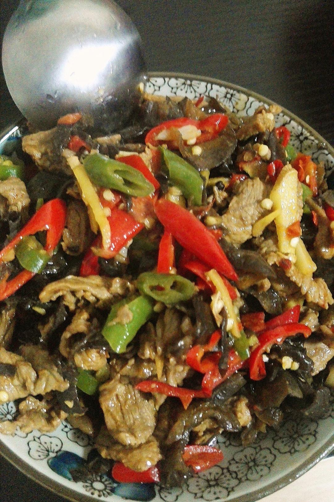 llulla做的椒香木耳炒牛肉