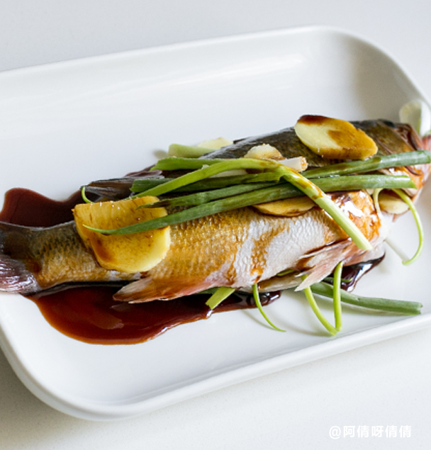 【12月北鼎蒸炖锅食谱】蒸鲈鱼的做法