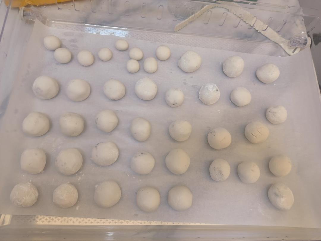 花生黑芝麻汤圆